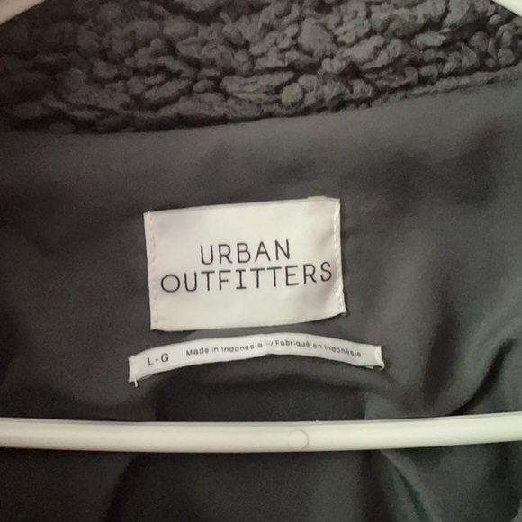 Grey fluffy teddy jacket with drawstrings - Picture 3 of 3